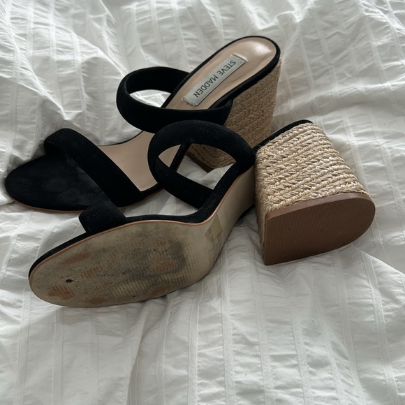 Steve Madden black sandal w/ burlap chunky heel - Picture 4 of 5